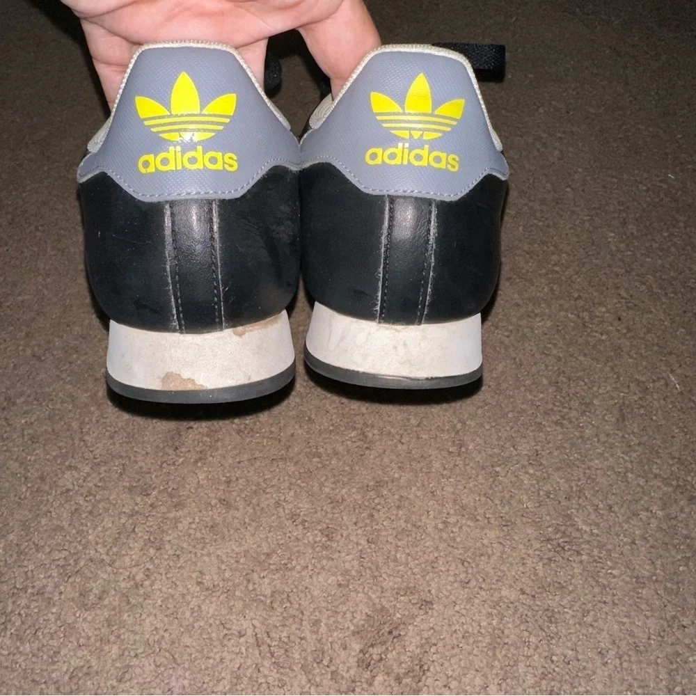 Adidas Men's Black and Light Gray Sneakers